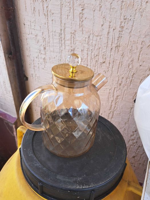 Продам посуду для столовой