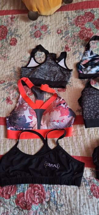 Bustiere fitness diverse culori