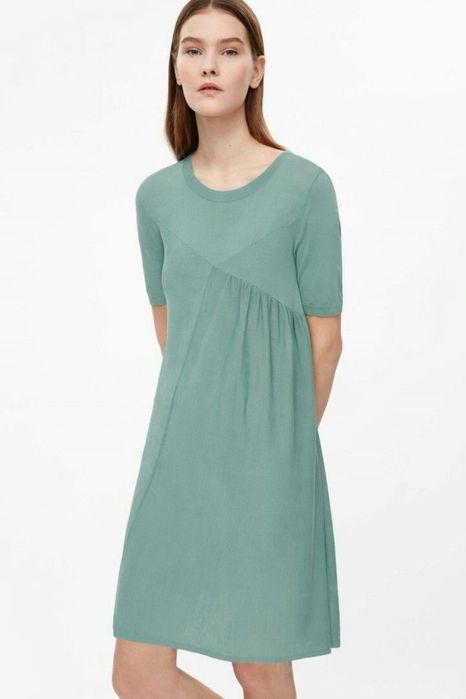 COS рокля с ефектно набиране