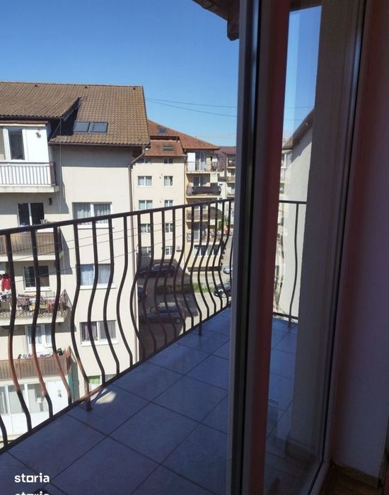 Apt living cu bucătărie și dormitor,2 balcoane,parcare,str Florilor — fotografia 1