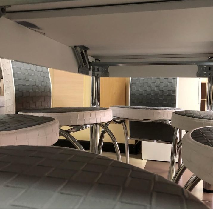 Продам комплект стол со стульями