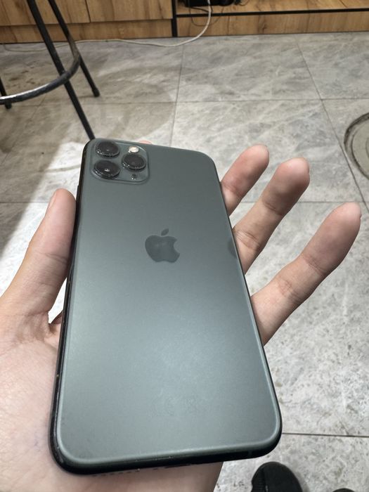 продам 11 про айфон