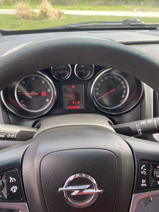 Opel Astra J 2012 1.7 cdti