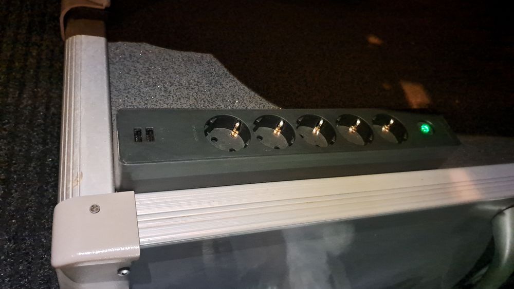 Transport persoane, excursii, team building uri, transferuri, etc