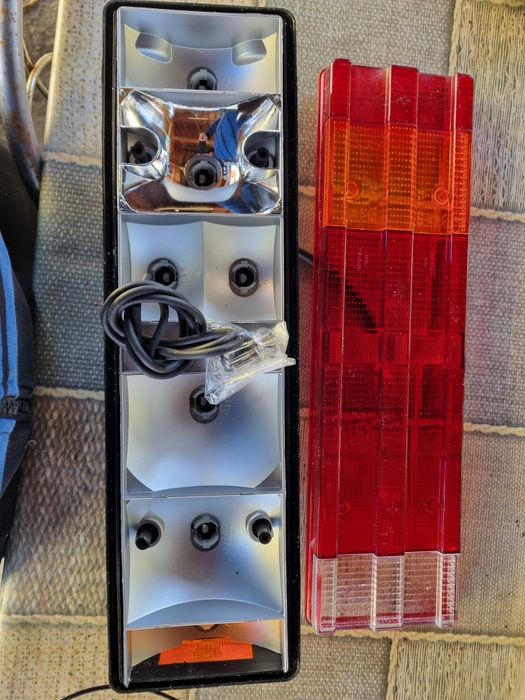 Lampa stop triple spate  platforma stg/dreapta Mercedes Sprinter VW