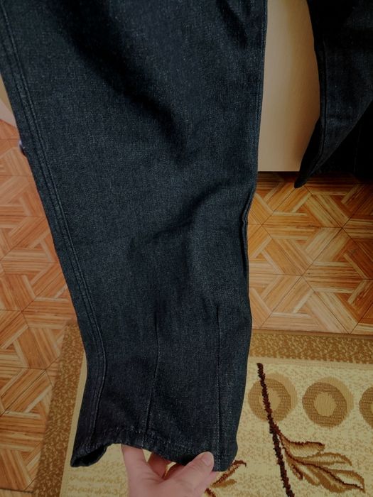 Продам новые джинсы