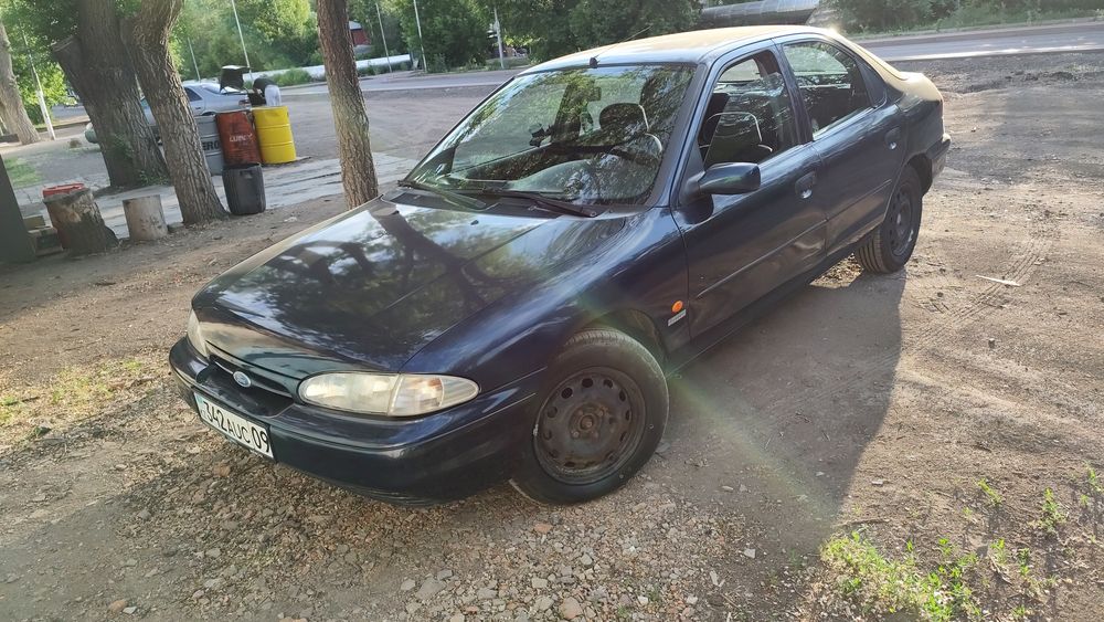 Ford Mondeo mk1 1996.  v6 2.5