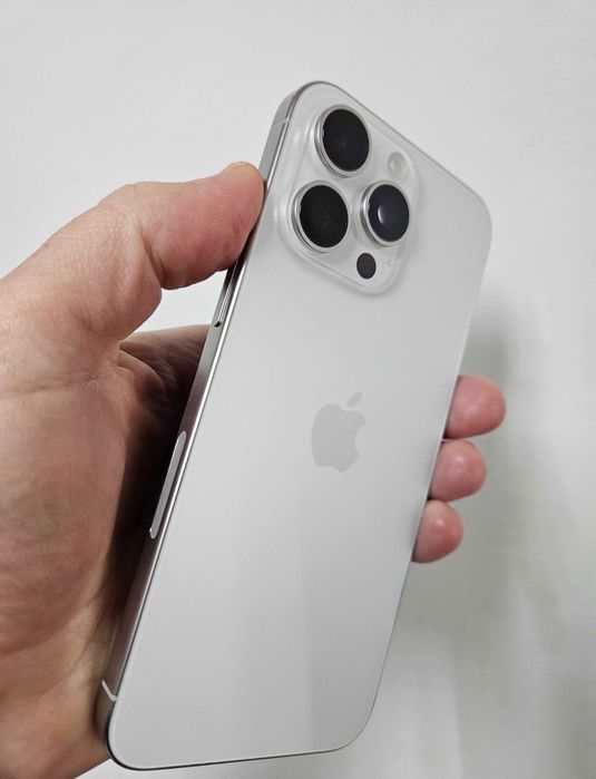 15 pro max White Titanium