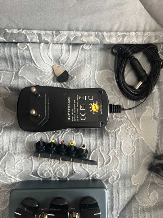 Pedala Chitara Bass Darkglass Alpha-Omega in stare perfecta. Nicio zgarietura, nicio problema, suna ca noua.
