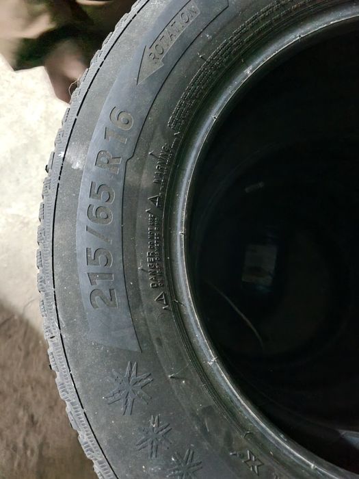 Vand 4 anvelope M+S Michelin 215/65 R16  in stare buna