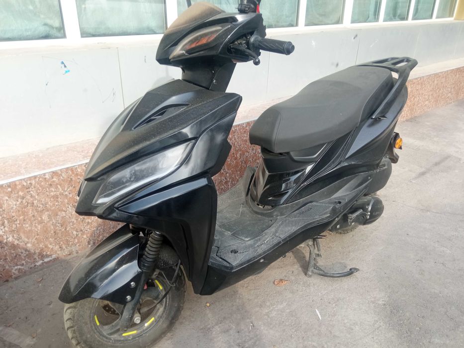 skuter sotiladi holati ideal 150 kubli.