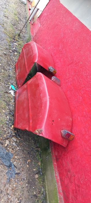 Vand semicabina pentru tractor u445 si doua aripi spate