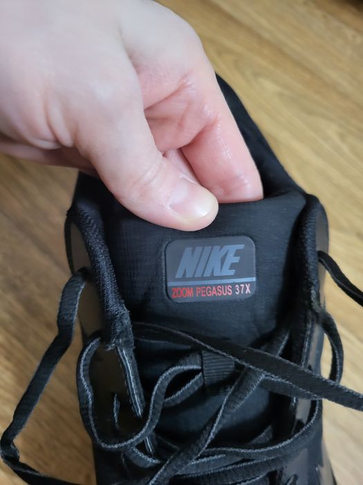 Продам мужские кросовки