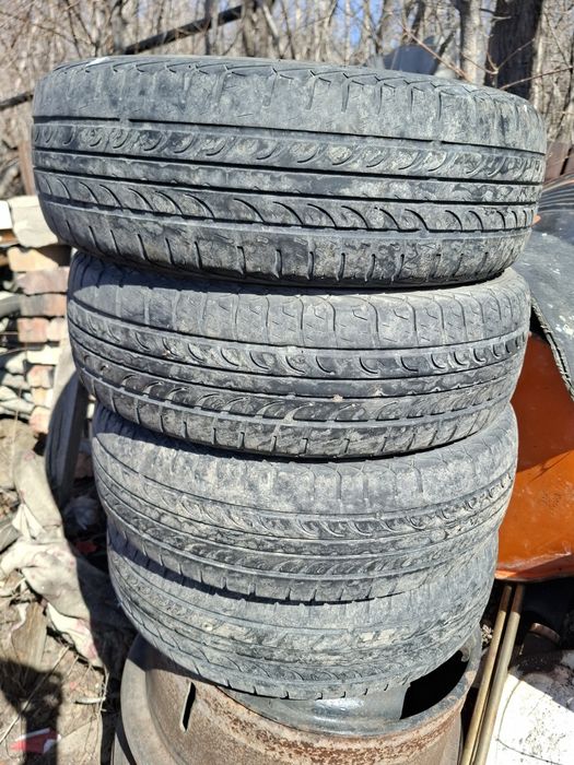 Продам комплект шин