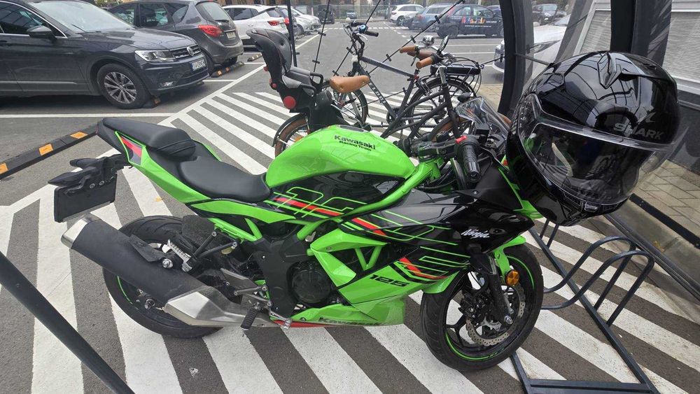 Vand Motocicleta Kawasaki Ninja 125 2024 Verde (A1)