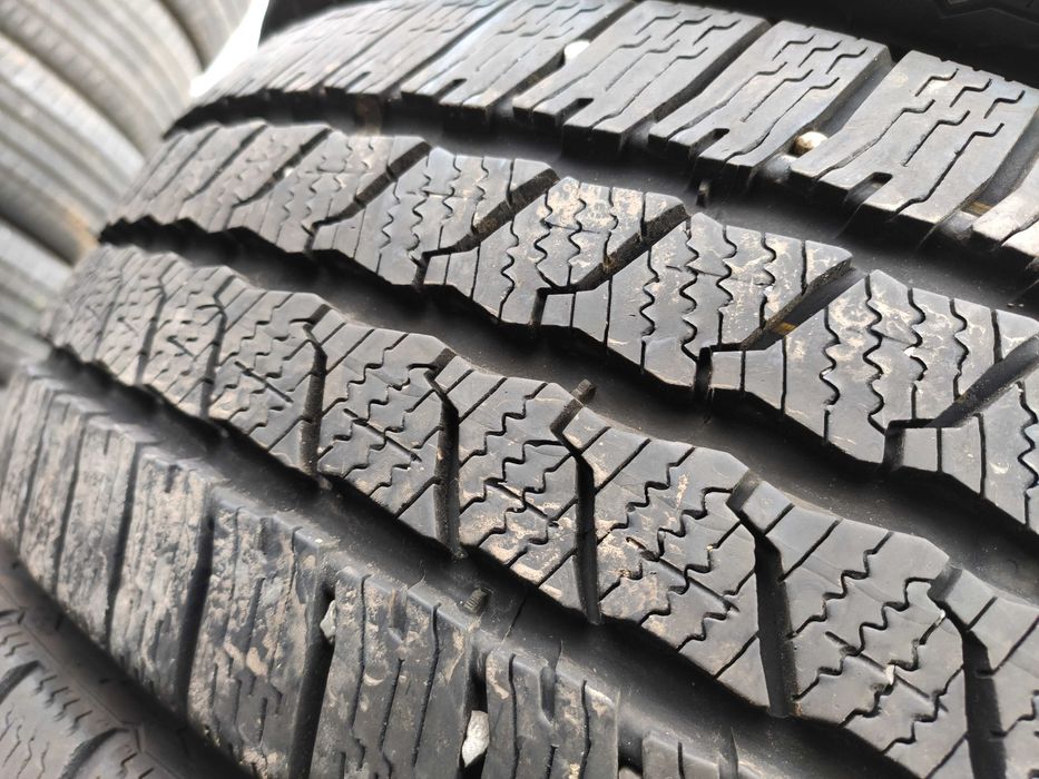 4бр Зимни гуми 215 60 17 С - Continental - DOT 2024