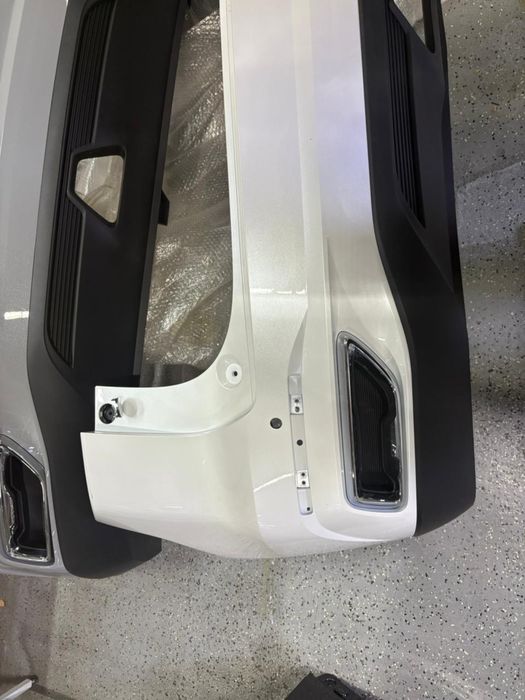 Changan задни бампер есть