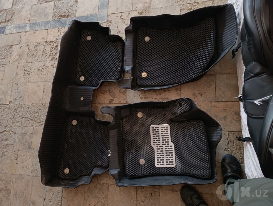 Polik treker sotiladi evakor