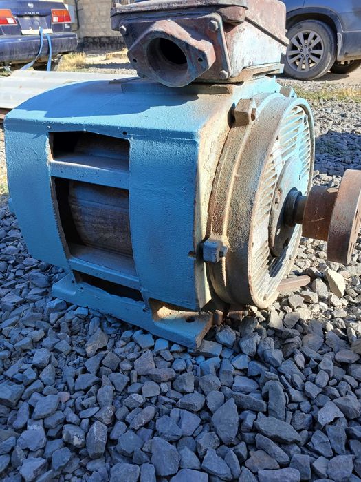 Электродвигатель 380/220, 3000 об. мин., 90кВт.