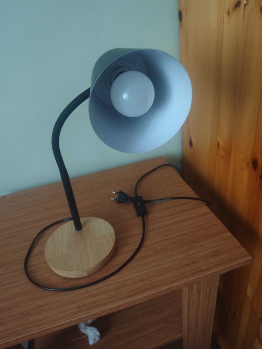 Лампа огъваща се във всички посоки