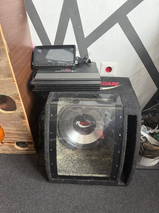 Renegade (Subwoofer + Stație + Navigație 2DIN)