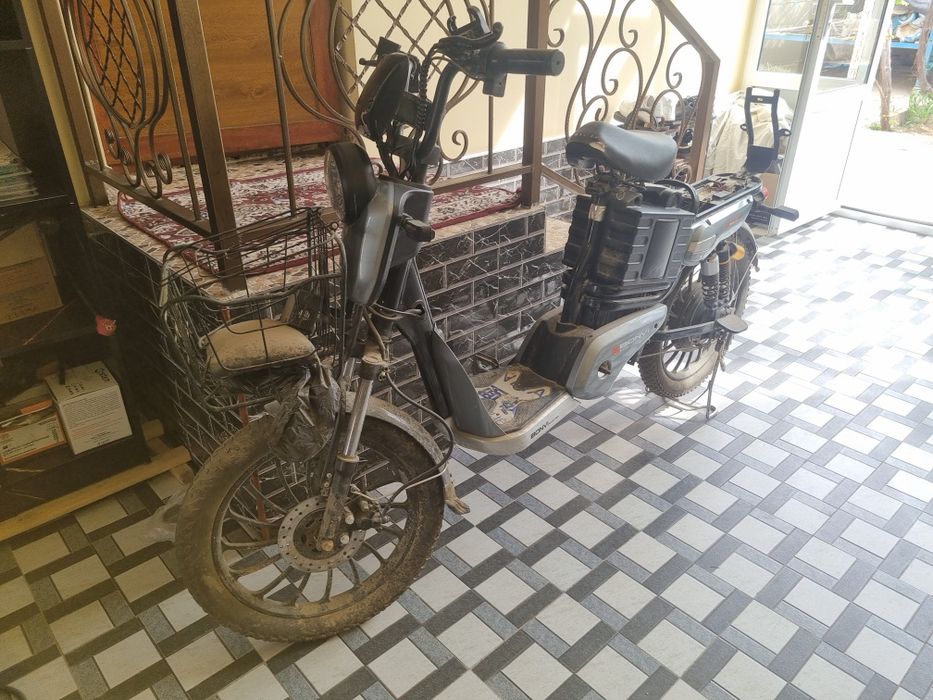 Velo skuter sotiladi