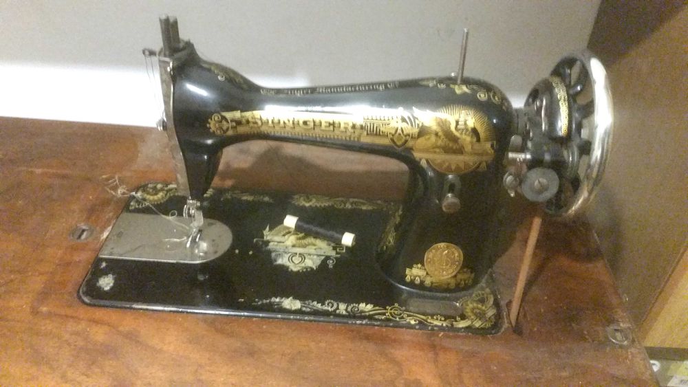 Шевна машина SINGER - крачна - 1927 г. - работеща .