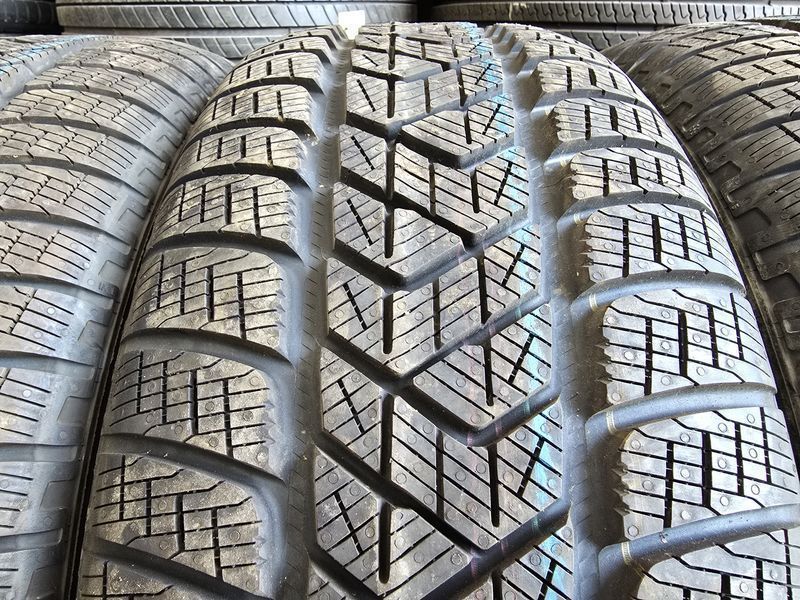 235/65/18 PIRELLI 4бр