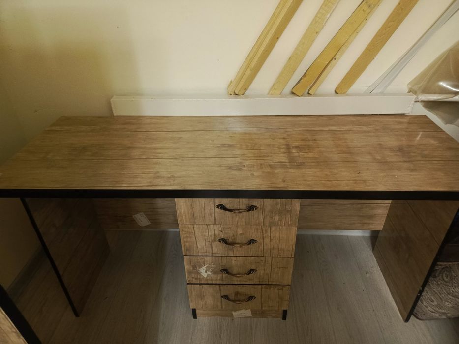 Продается комплект мебели .