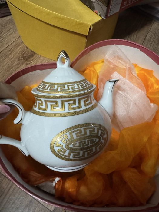 Чайник новый золотистый