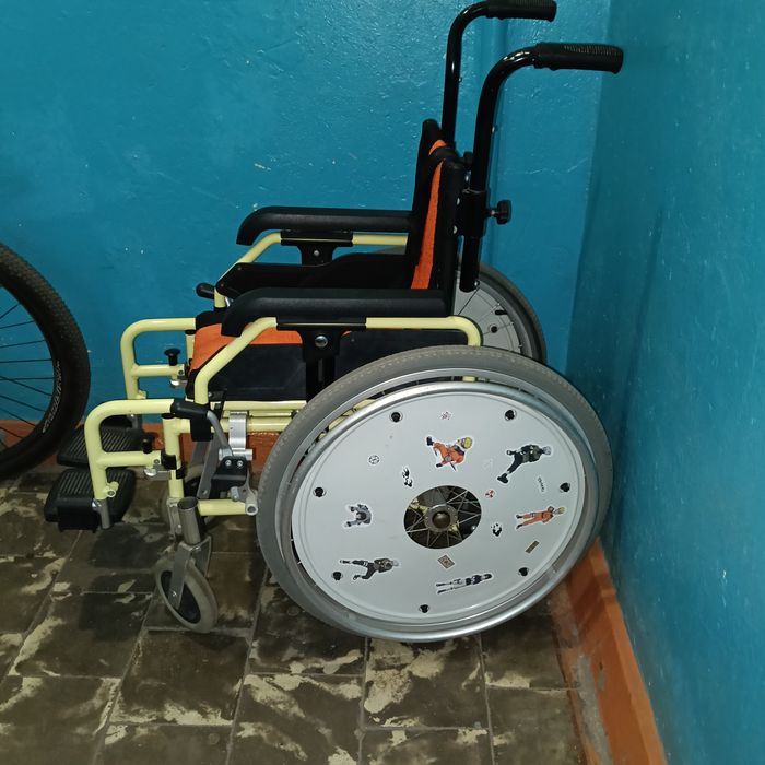 Детская инвалидная коляска