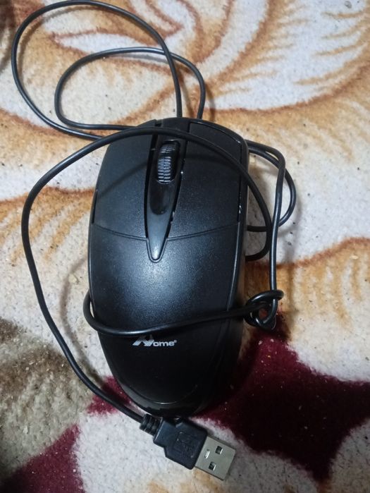 Vând mouse cu mufă USB