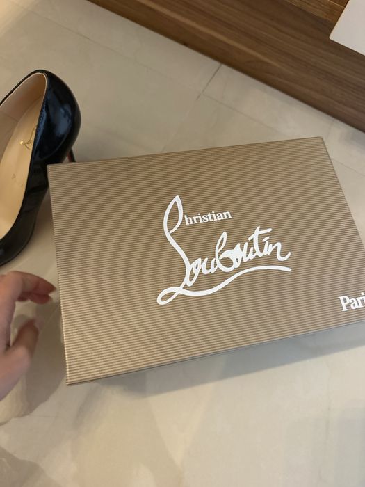 Pantofi piele talpa rosie louboutin