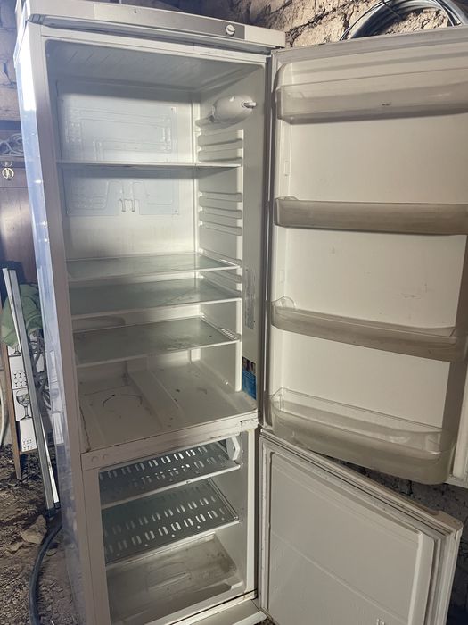 Холодильник Indesit