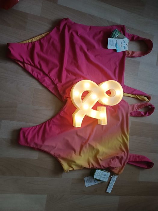 Чисто нови цели бански