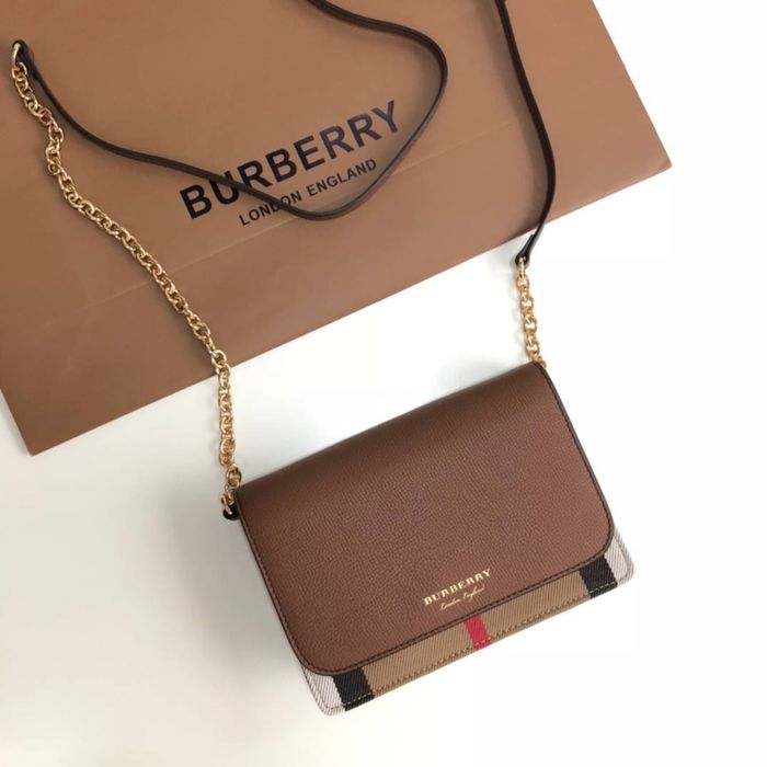 Geanta Burberry
