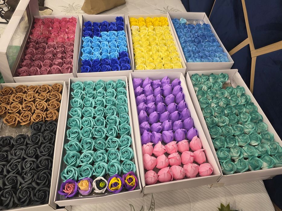 Vand trandafiri de sapun 22 de cuti amestecate