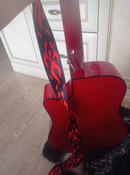 Гитара акустическая