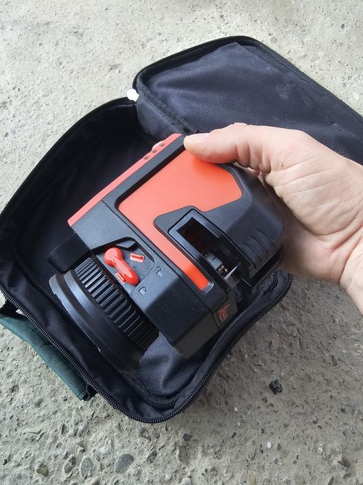 Nivelă laser Leica rază verde