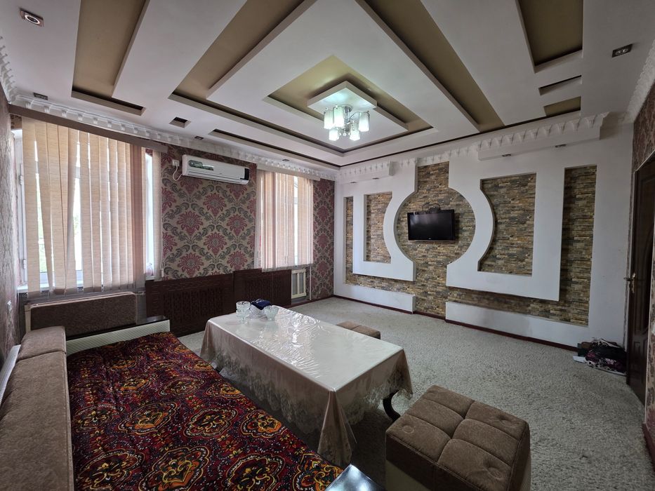 Шаҳар марказида 3 хонали квартира сотилади