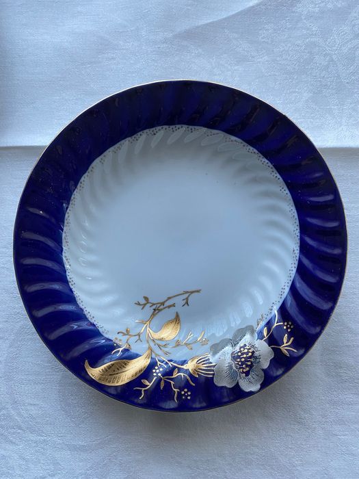Serviciu de masa din portelan, cobalt, aur, pentru 12 persoane - Nou