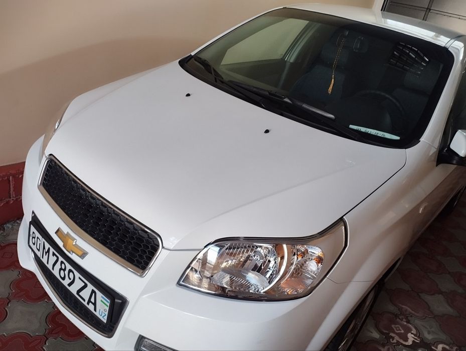 Nexia 3 avtomat sotiladi