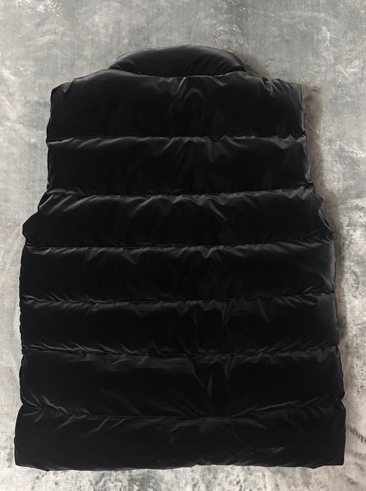 Vând vesta noua de bărbați Calvin Klein