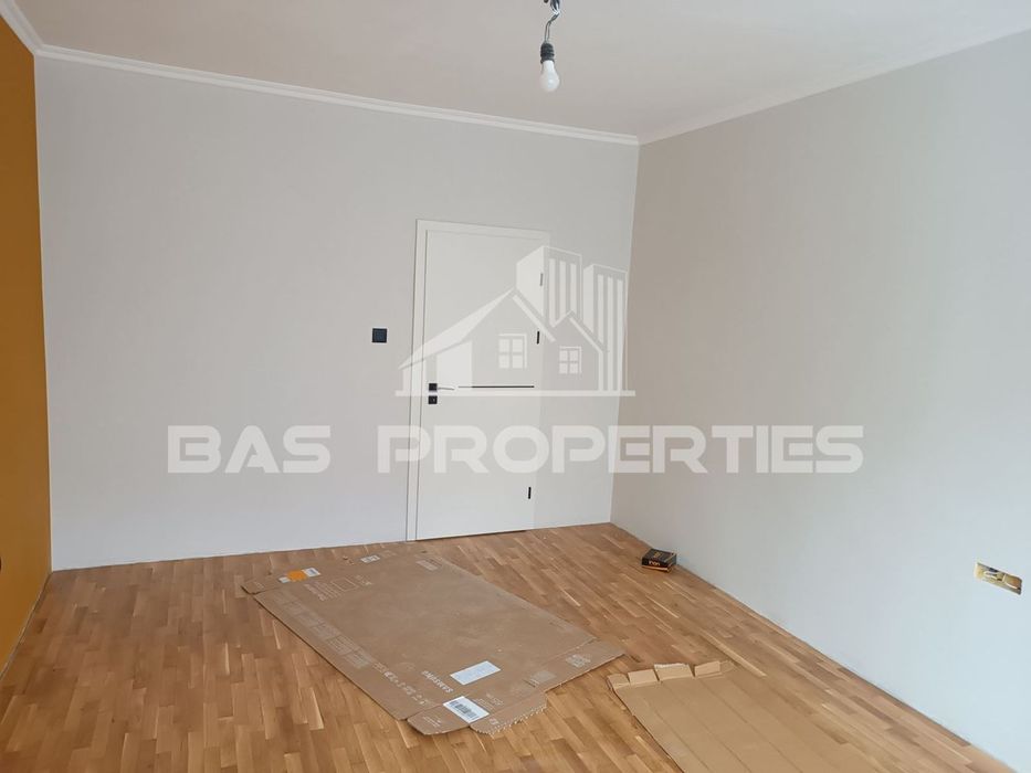 Продава се Тристаен апартамент в София, Гоце Делчев - 84 кв.м за 3215 €/кв.м - Снимка #5