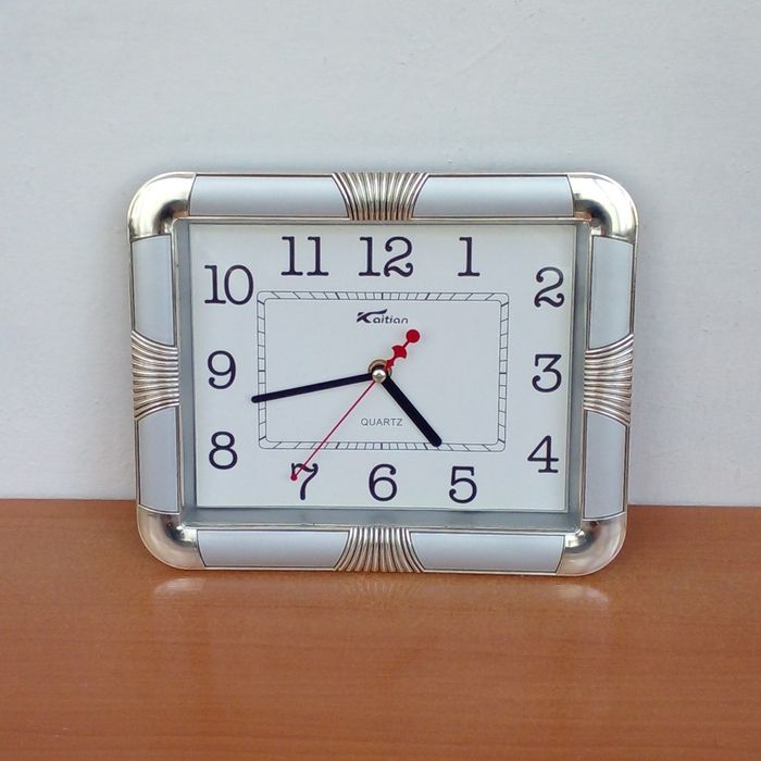 Красивые настенные часы