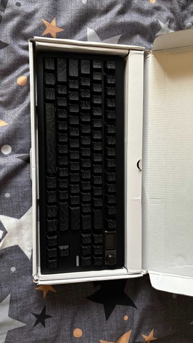 Tastatură Mecanică Custom Impecabilă (Gateron, RGB, Tri-mode, Ecran)