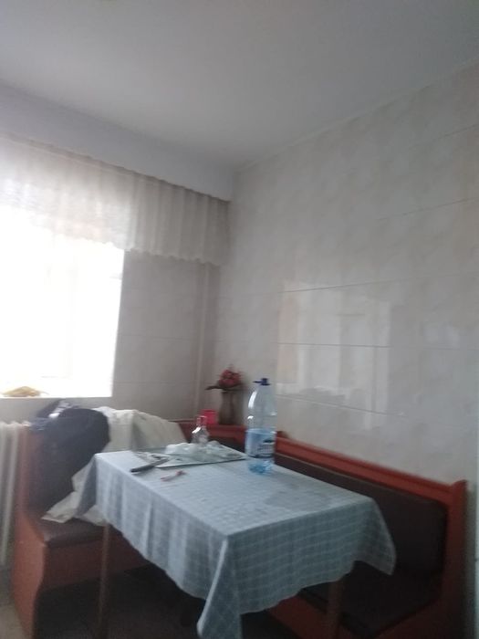 Închiriez apartament cu două camere zona Nord !