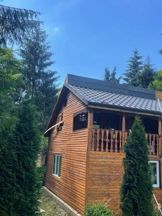 Reparam si montam acoperisuri chiar in zona ta suna acum