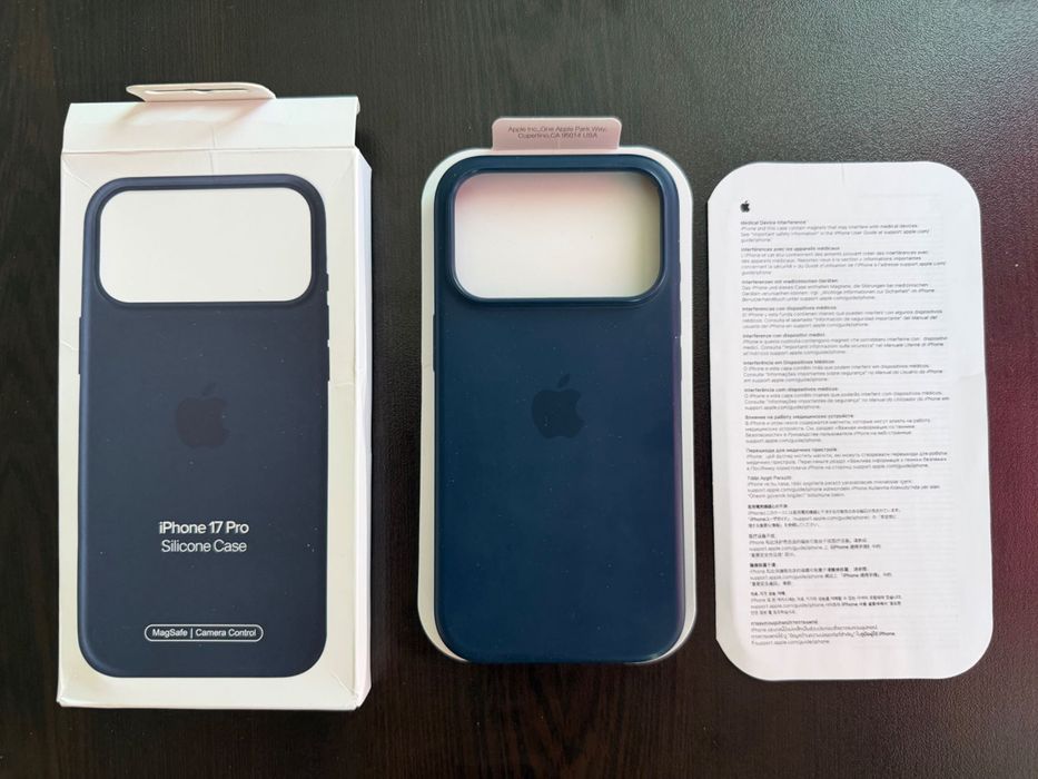 iPhone 17 Pro Silicone Case MagSafe – Midnight