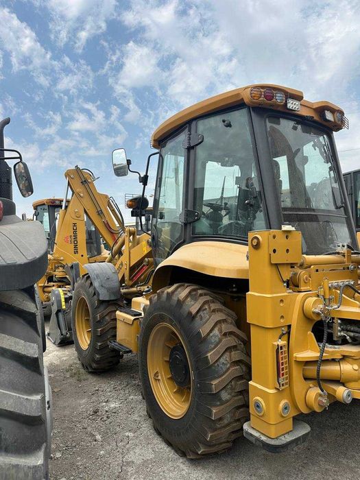 Техника Экскаватор-погрузчик (юклагич) 
Техника русуми Sinomach 620CM